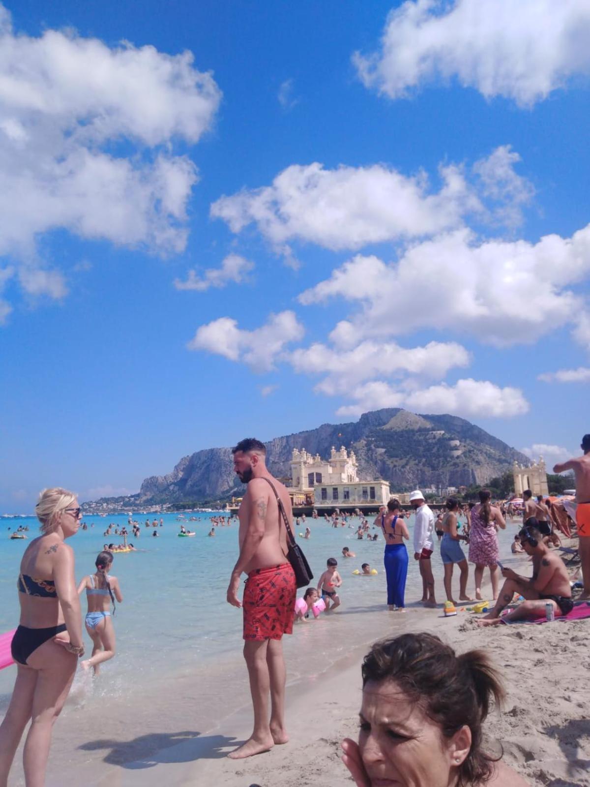 Casa Amari Alla Zisa Hostel Palermo Eksteriør bilde